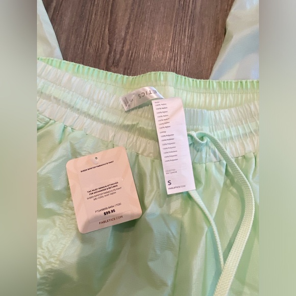 Fabletics mesh top and windbreaker pants - Picture 8 of 8